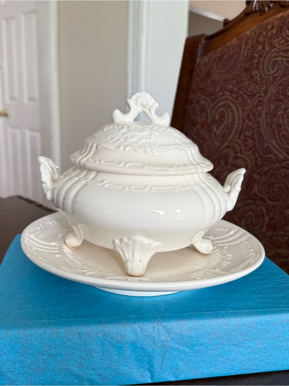 Vintage Cream Color Soup / Gravy Tureen With Lid, Handles & Underplate *READ*